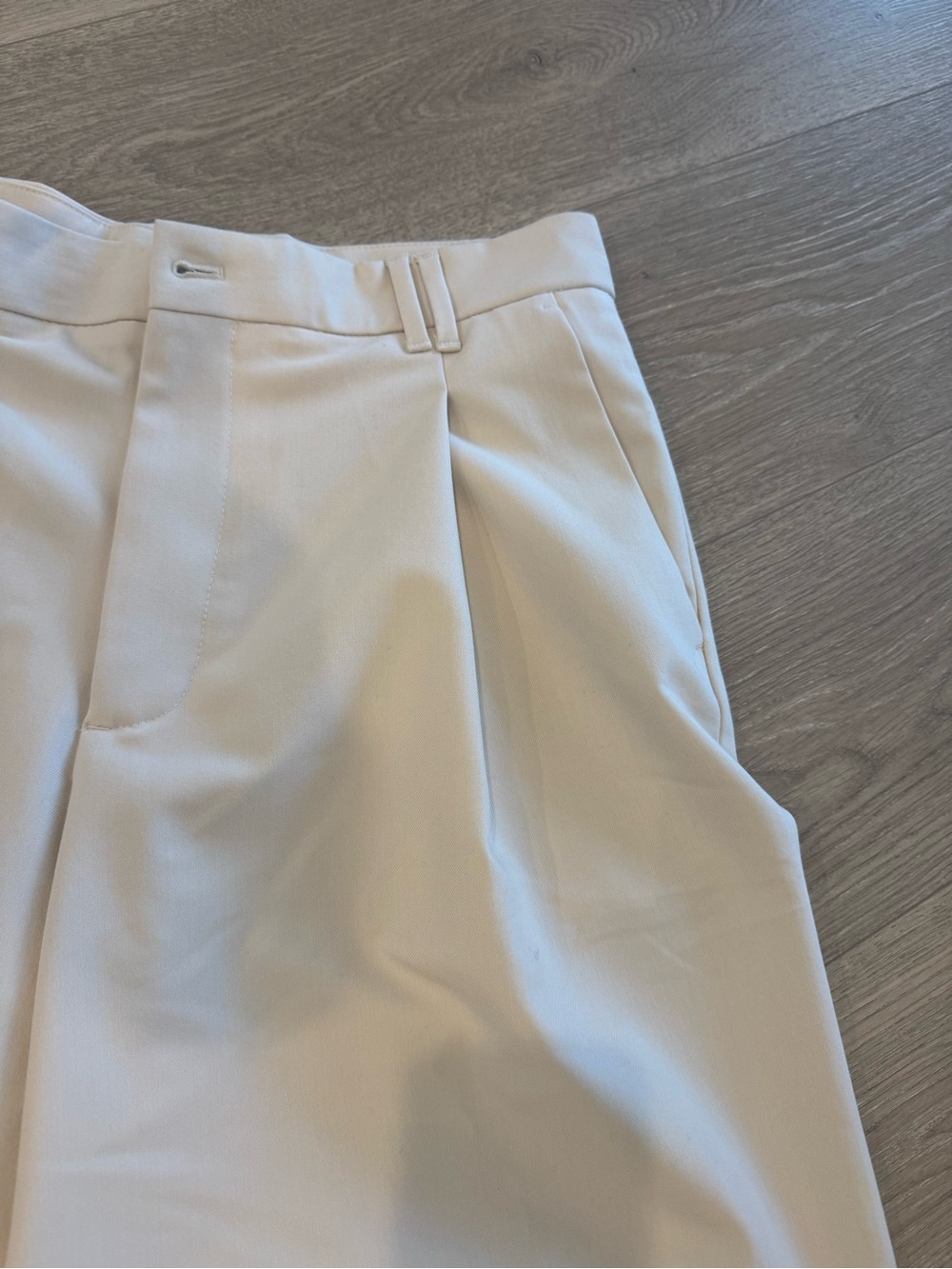 Zara Men's Light Cream Pleated Chinos - Picture 2 of 8